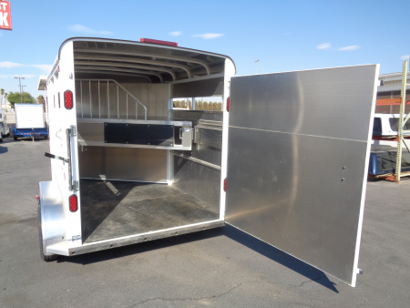 Used 2025 Maverick Trailers * MAV13-2HS * 2 Horse Slant Load Horse Trailer
