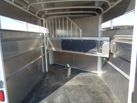 Used 2025 Maverick Trailers * MAV13-2HS * 2 Horse Slant Load Horse Trailer
