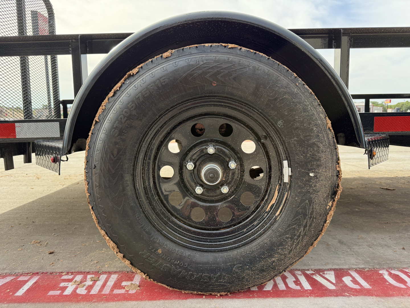 New 2026 X-On 77"x12' Single Axle Utility Trailer - U2