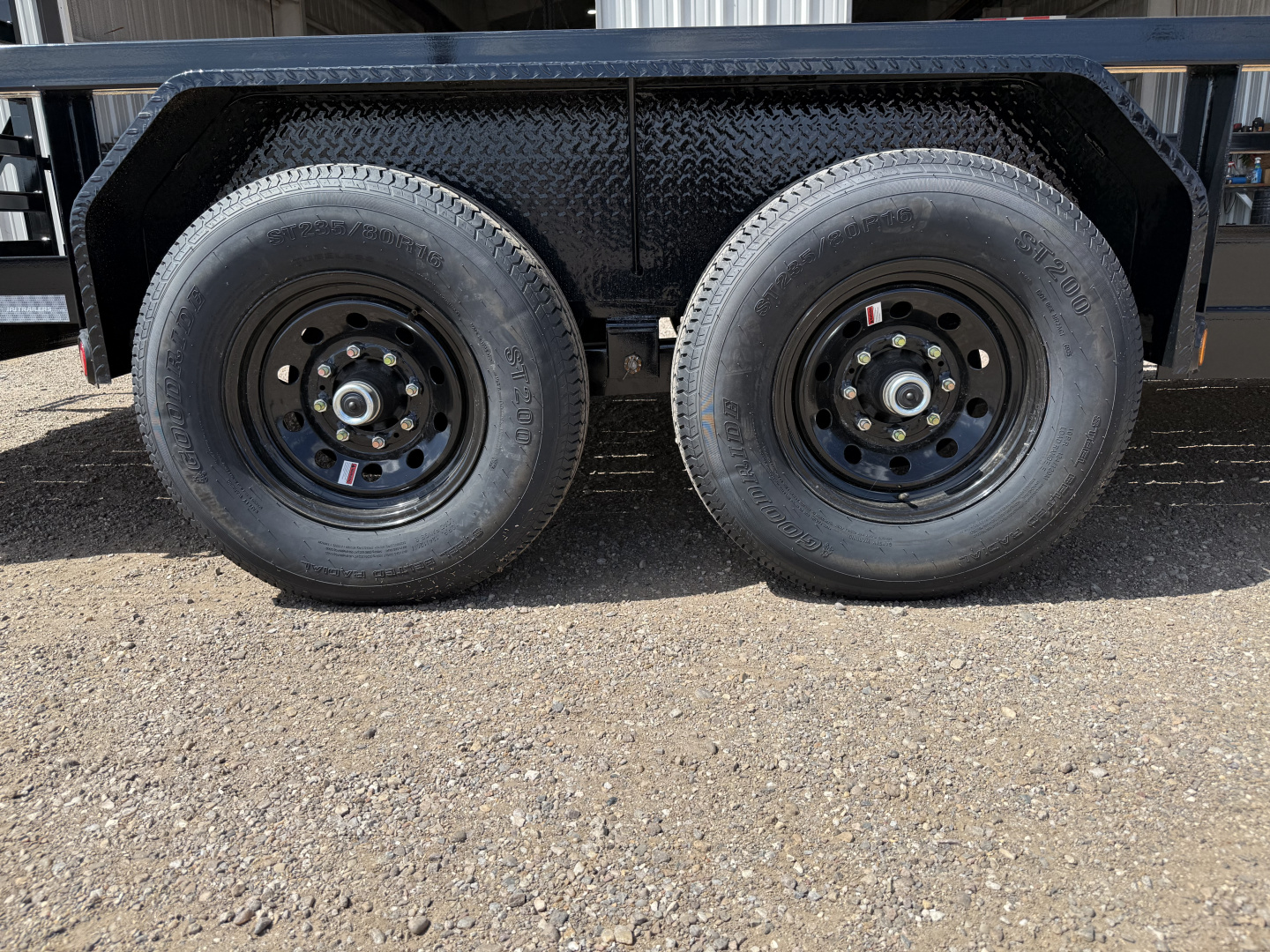 New 2026 PJ 83"x20' Gooseneck Angle Pipetop Trailer – P8