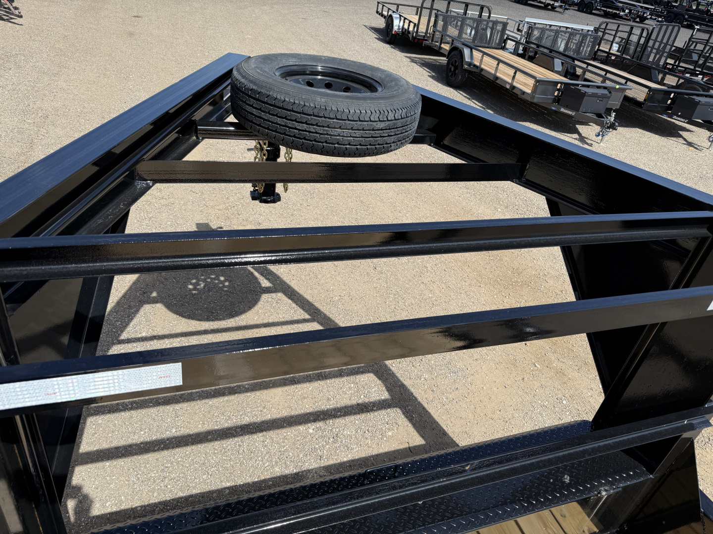 New 2026 PJ 83"x20' Gooseneck Angle Pipetop Trailer – P8