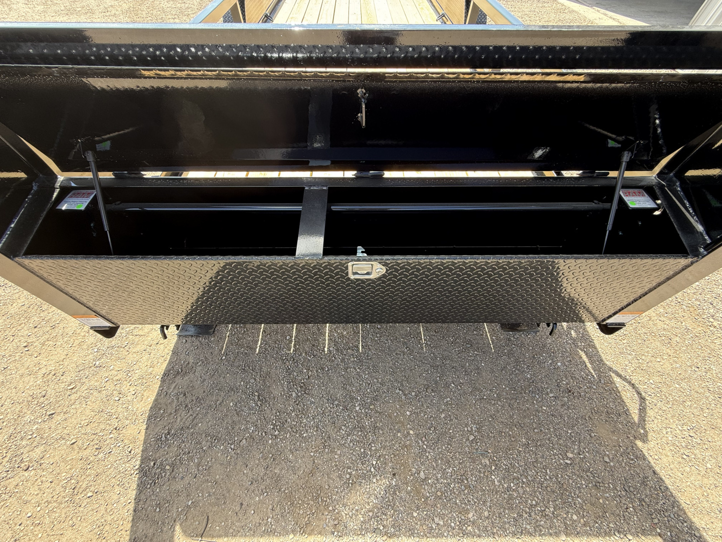 New 2026 PJ 83"x20' Gooseneck Angle Pipetop Trailer – P8