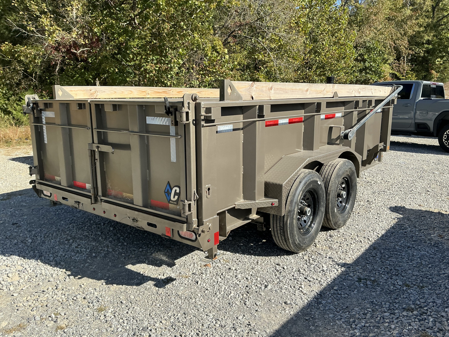 New 2025 Diamond C LPT 207 14’ DUMP TRAILER, PACESETTER EDITION, HYDRAULIC JACK 32” SIDES