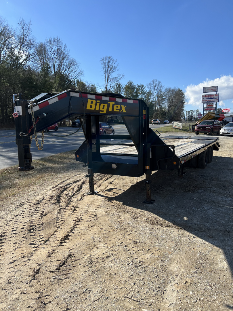 Used 2022 Big Tex Trailers 22GN-20+5 M Gooseneck Equipment Trailer / Mega Ramps / 2-10,000# Electric Brake Axles / Dual Jacks / Very Nice Shape