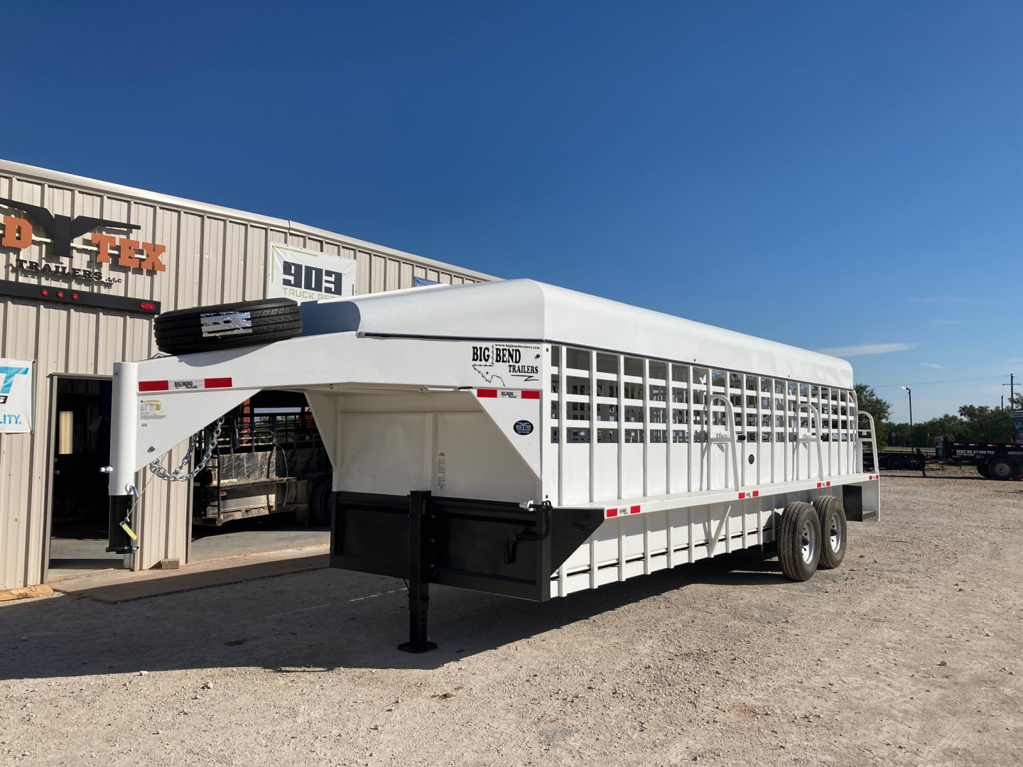 New 2026 Big Bend 24'X6'8" Stock Trailer/ Butterfly Gate