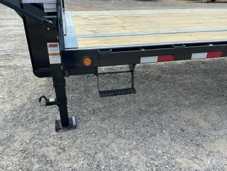 New 2026 PJ 102”x25’ Quest Gooseneck Flatbed w/ Singles – LQ