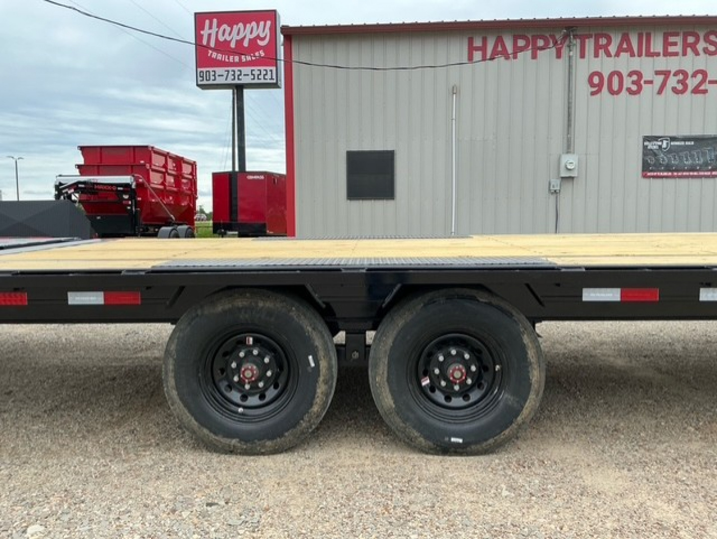 New 2026 PJ 102"x36' GN Low-Pro Flatbed w/ Singles - LX