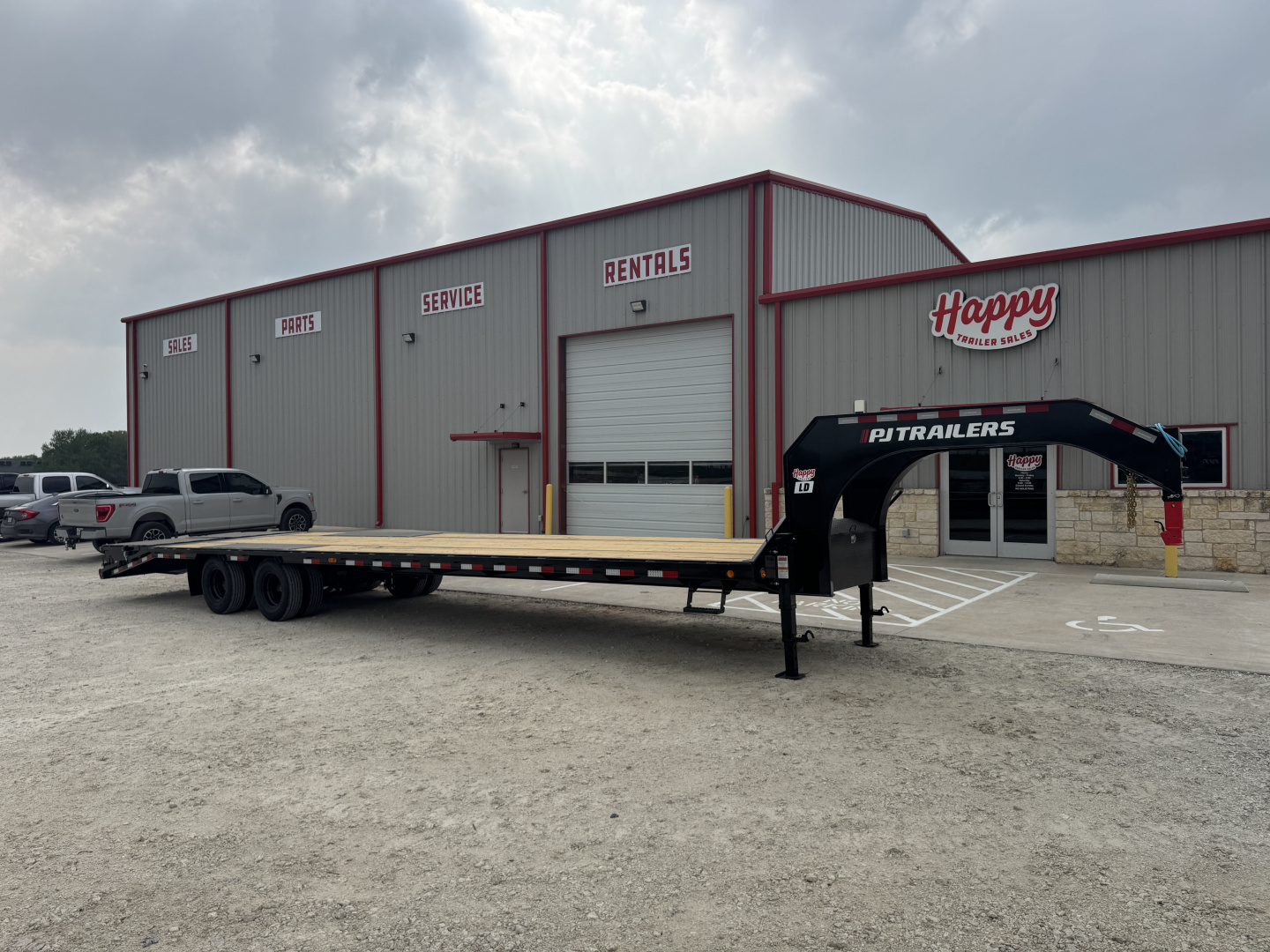 New 2026 PJ 102"x36' GN Low-Pro Flatbed w/ Duals - LD