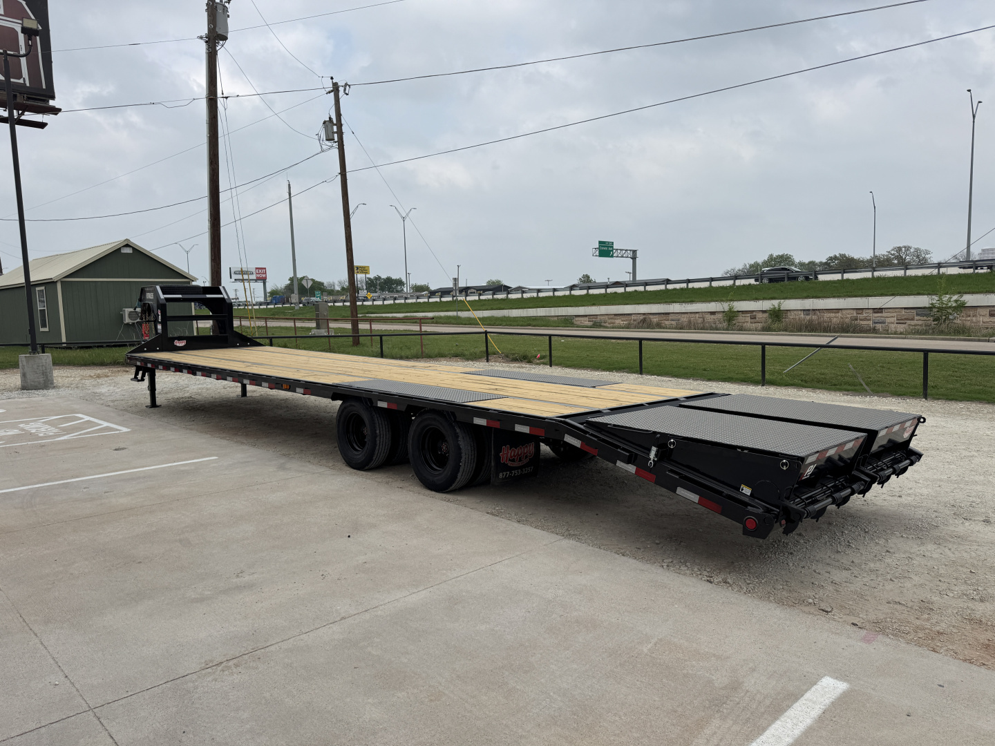 New 2026 PJ 102"x36' GN Low-Pro Flatbed w/ Duals - LD