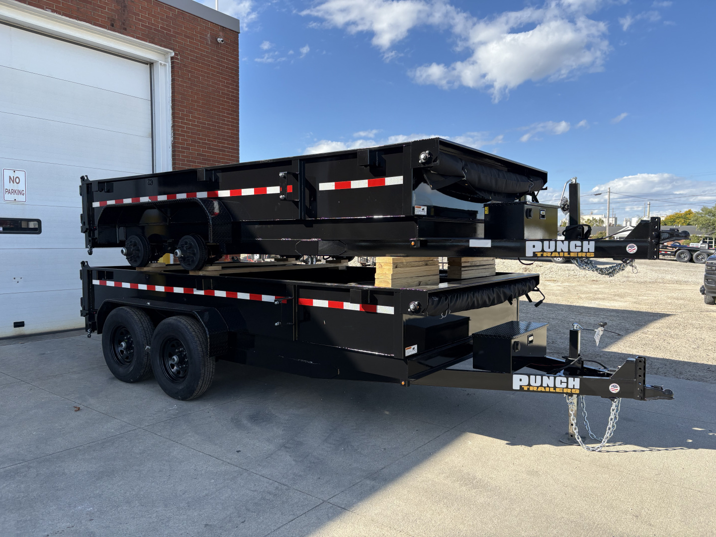 New 2026 Punch 83"X14' SCISSOR 14K DUMP Dump Trailer