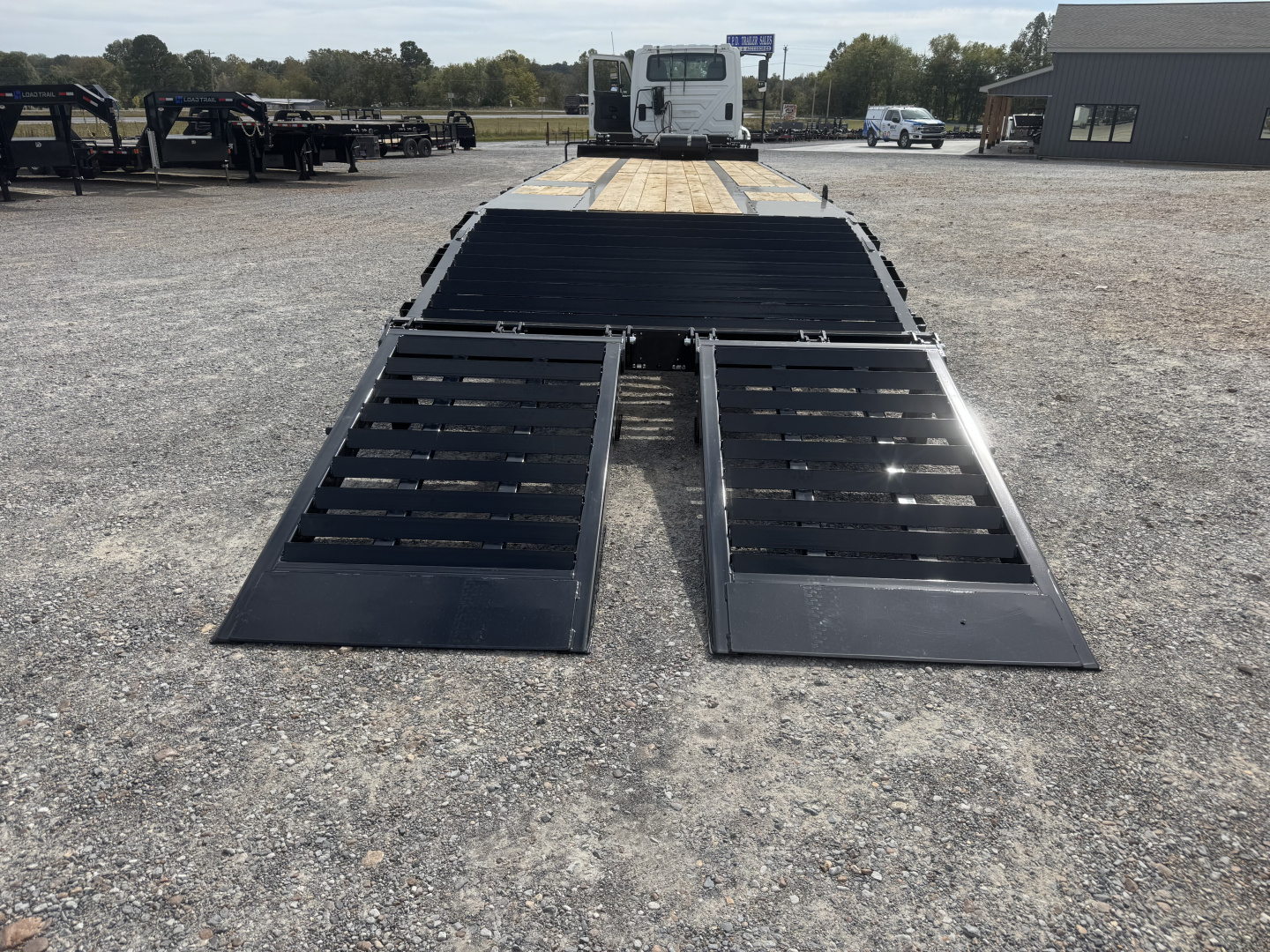 New 2026 Behnke 102"x29' 20 TON Pintle Hitch Tag Trailer *AIR RAMPS*