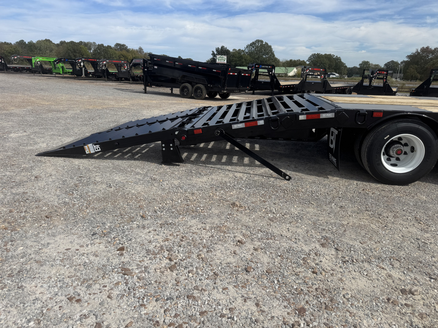 New 2026 Behnke 102"x29' 20 TON Pintle Hitch Tag Trailer *AIR RAMPS*