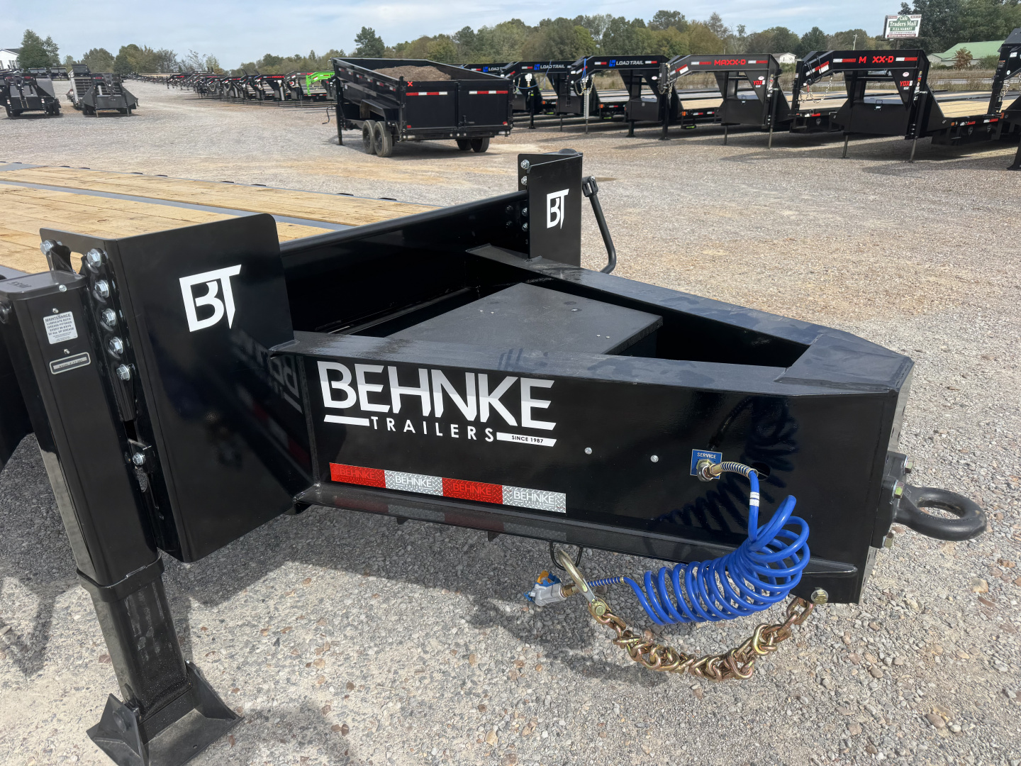 New 2026 Behnke 102"x29' 20 TON Pintle Hitch Tag Trailer *AIR RAMPS*