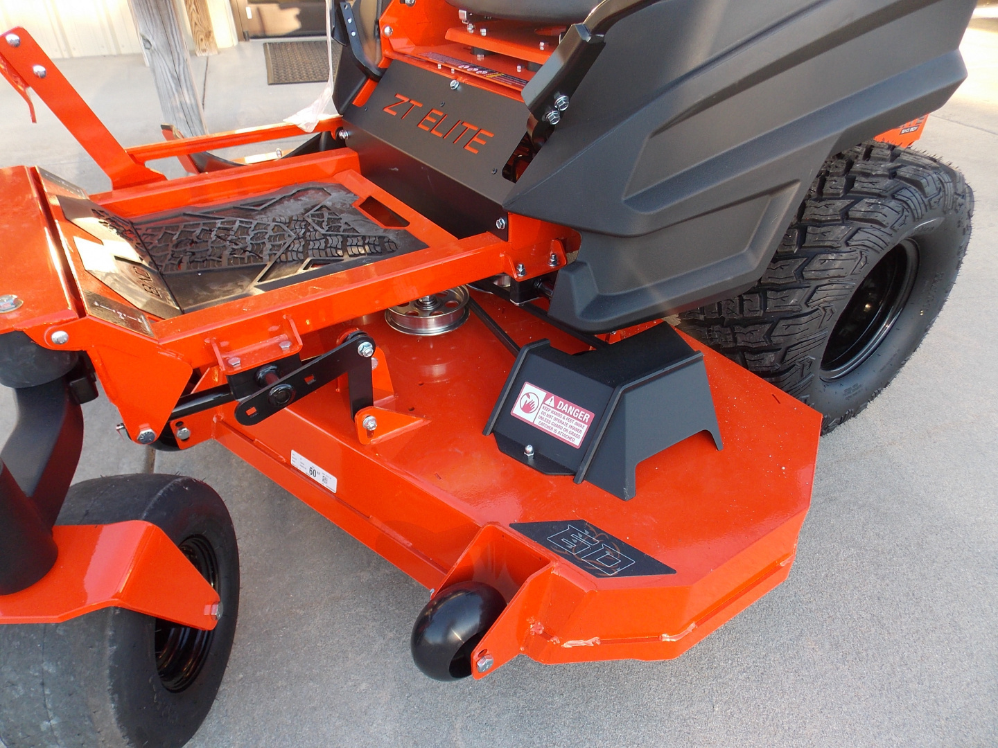 New 2026 Bad Boy ZT ELITE 60" KAWASAKI BZS60FR730 Lawn Mowers