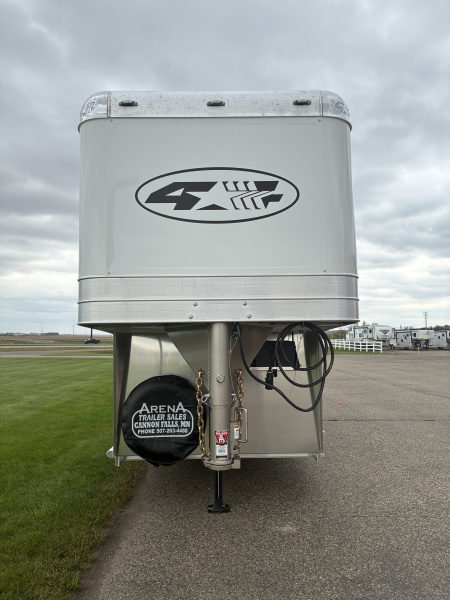 New 2026 4-Star 2H GN Deluxe Straight Load Horse Trailer