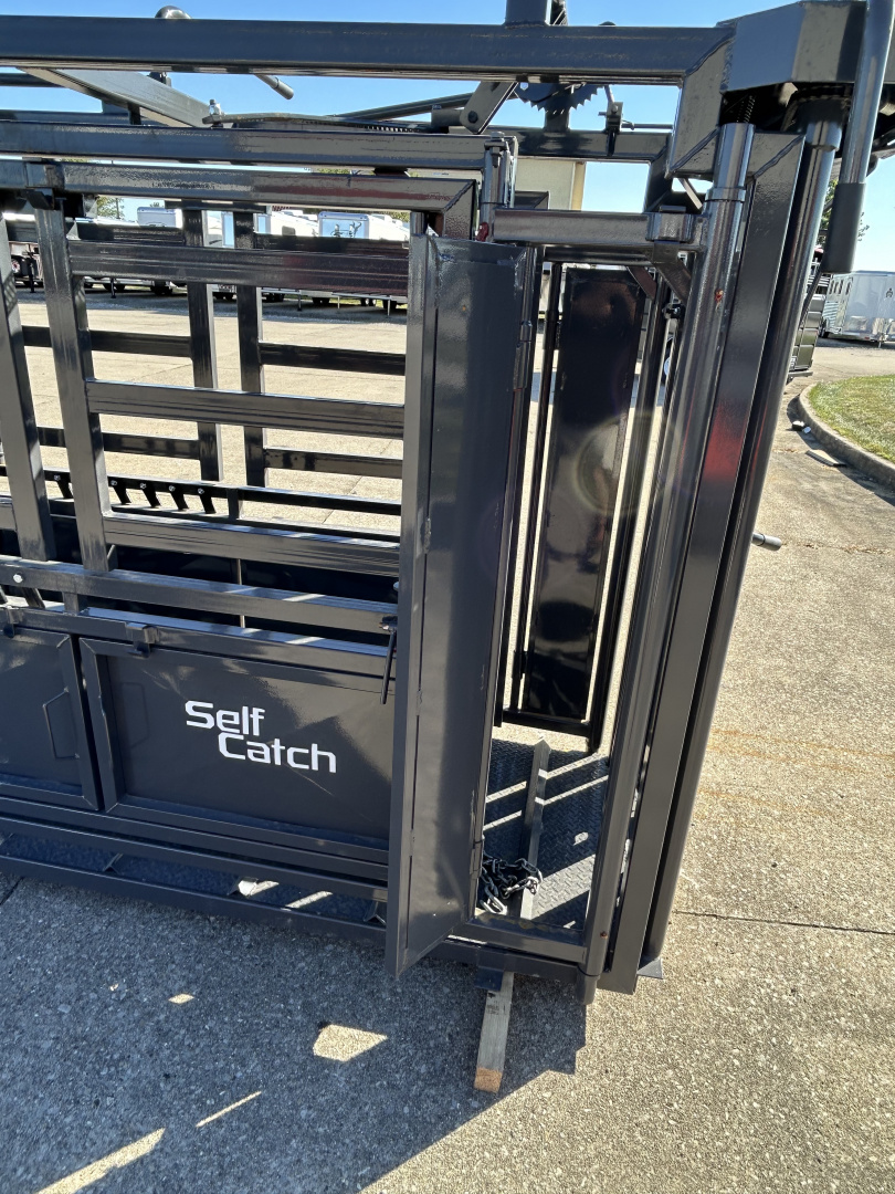 New 2026 Stock Pro Self Catch Cattle Squeeze Chute Livestock Equipment