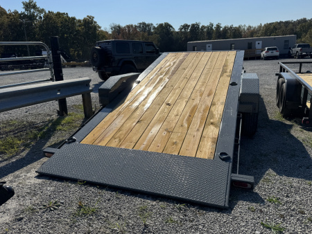 New 2026 Diamond C HDT210 Tilt Trailer PACESETTER EDITION, HYD JACK, HEAVY DUTY FENDERS