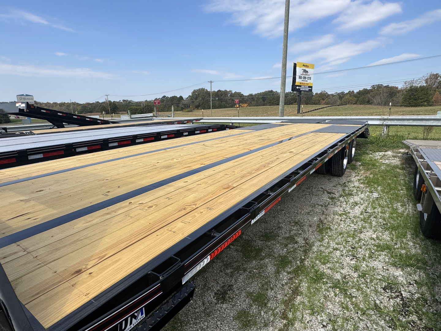 New 2026 Diamond C FMAX212 25+5 Flatbed Trailer, MAX RAMPS, 17.5 WHEEL UPGRADE, ALUMINUM OUTER WHEELS