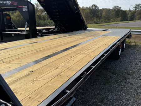 New 2026 Diamond C FMAX212 20+5 Flatbed Trailer, MAX RAMPS, 17.5 WHEEL UPGRADE, ALUMINUM OUTER WHEELS