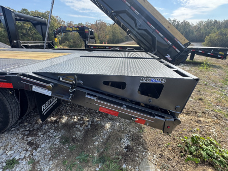 New 2026 Diamond C FMAX212 20+5 Flatbed Trailer, MAX RAMPS, 17.5 WHEEL UPGRADE, ALUMINUM OUTER WHEELS