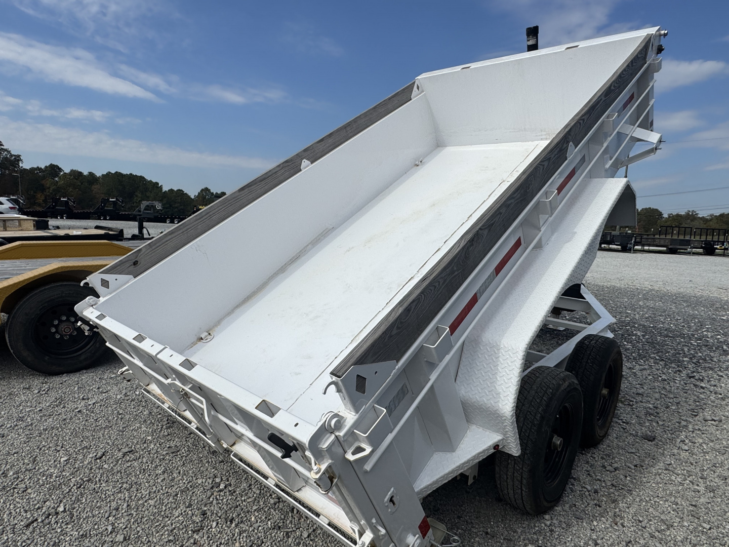 New 2023 Diamond C MDT206 Dump Trailer PACESETTER EDITION, RAMPS, TELESCOPIC DUMP