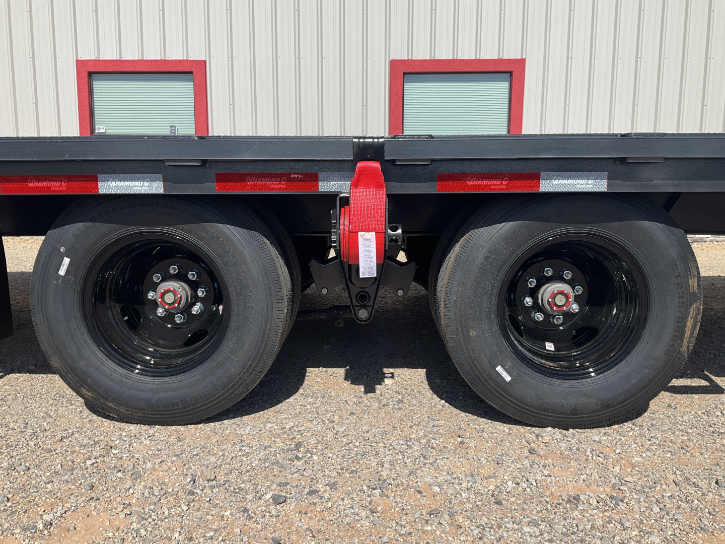 New 2026 Diamond C 102"x40' Engineered Beam FMAX210 w/ Max Ramps