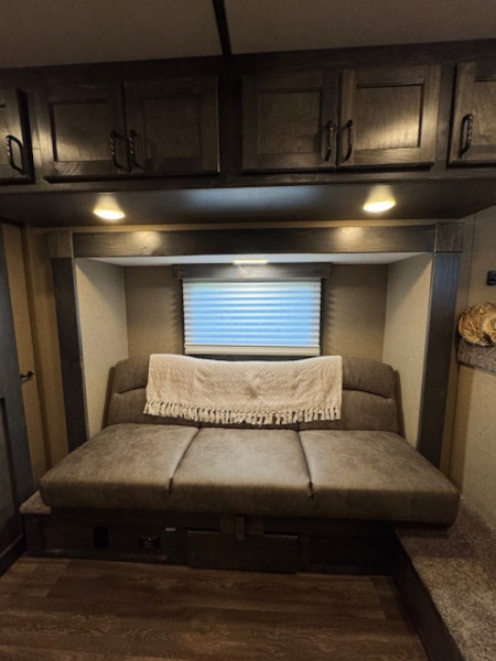 New 2026 Shadow 4H 9' LQ with Slide Horse Trailer