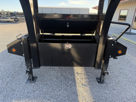 New 2026 PJ 102"x32' GN Low-Pro Flatbed w/ Duals - LD