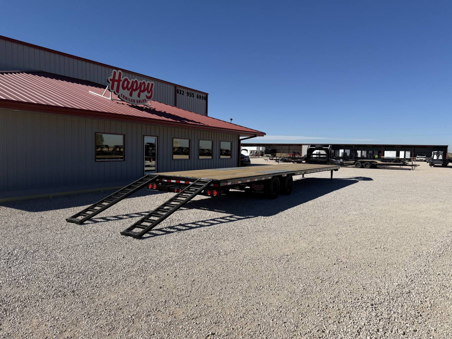 New 2026 PJ 102"x40' GN Low-Pro Flatbed w/ Duals - LD