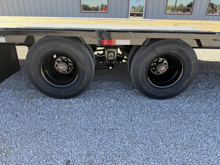 New 2026 PJ 102"x40' GN Low-Pro Flatbed w/ Duals - LD