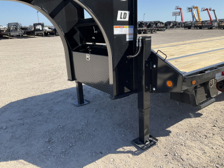 New 2026 PJ 102"x40' GN Low-Pro Air-Ride Flatbed w/ Duals - LD