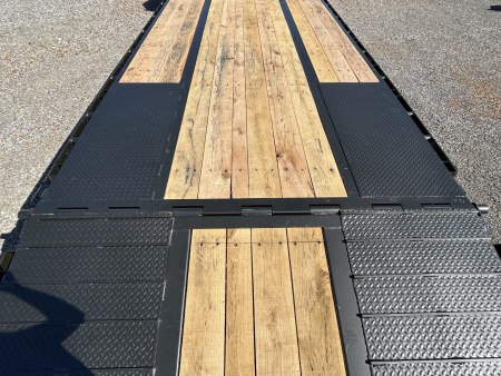 New 2026 MAXXD Gooseneck Trailer | 32' x 102' 30K GVWR