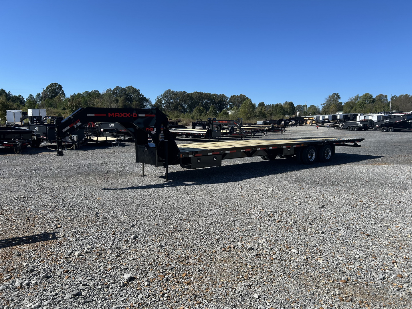 New 2026 MAXXD Hydraulic Dovetail Gooseneck Trailer | 102" x 36' | 40K GVWR