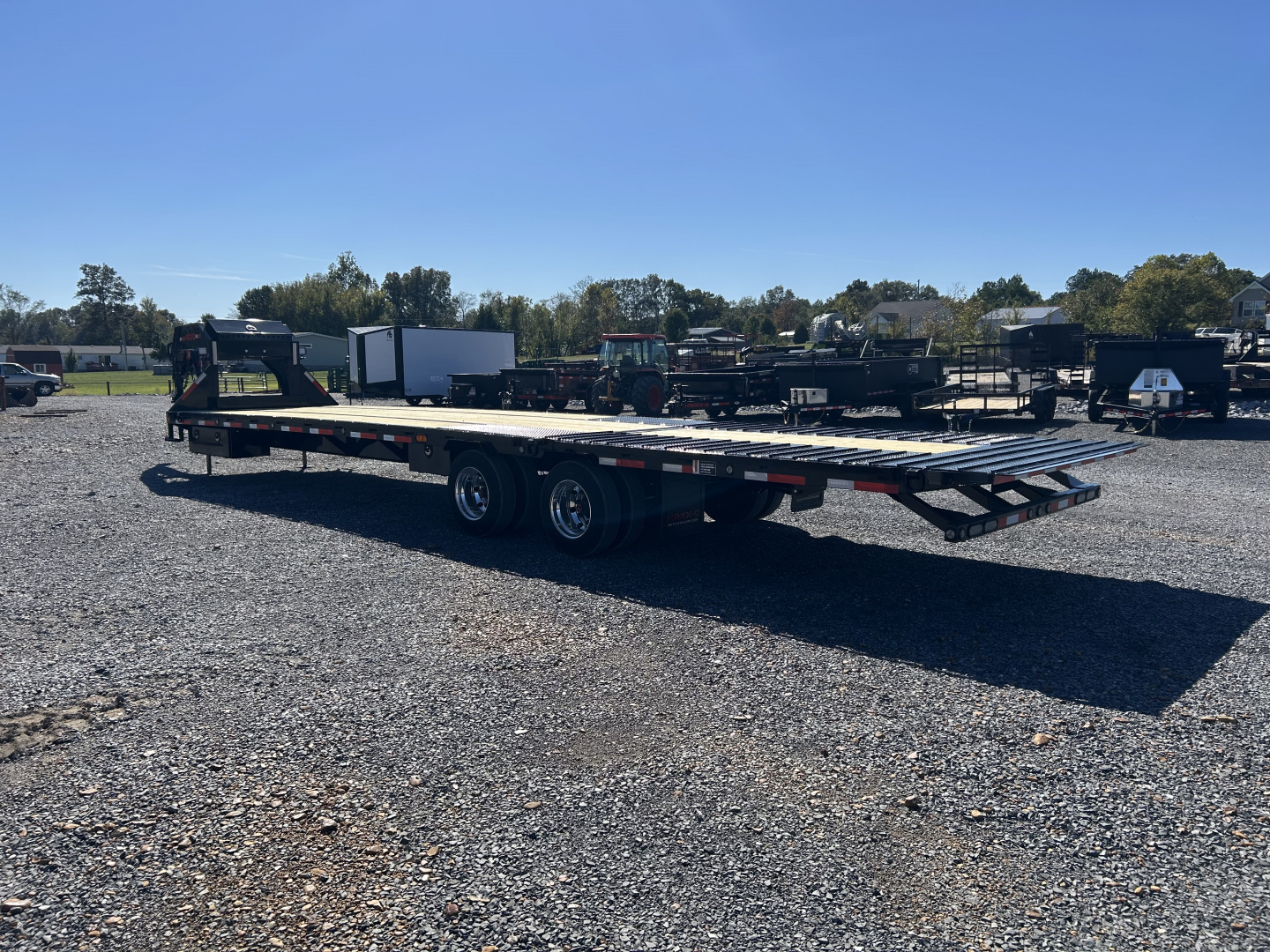 New 2026 MAXXD Hydraulic Dovetail Gooseneck Trailer | 102" x 36' | 40K GVWR