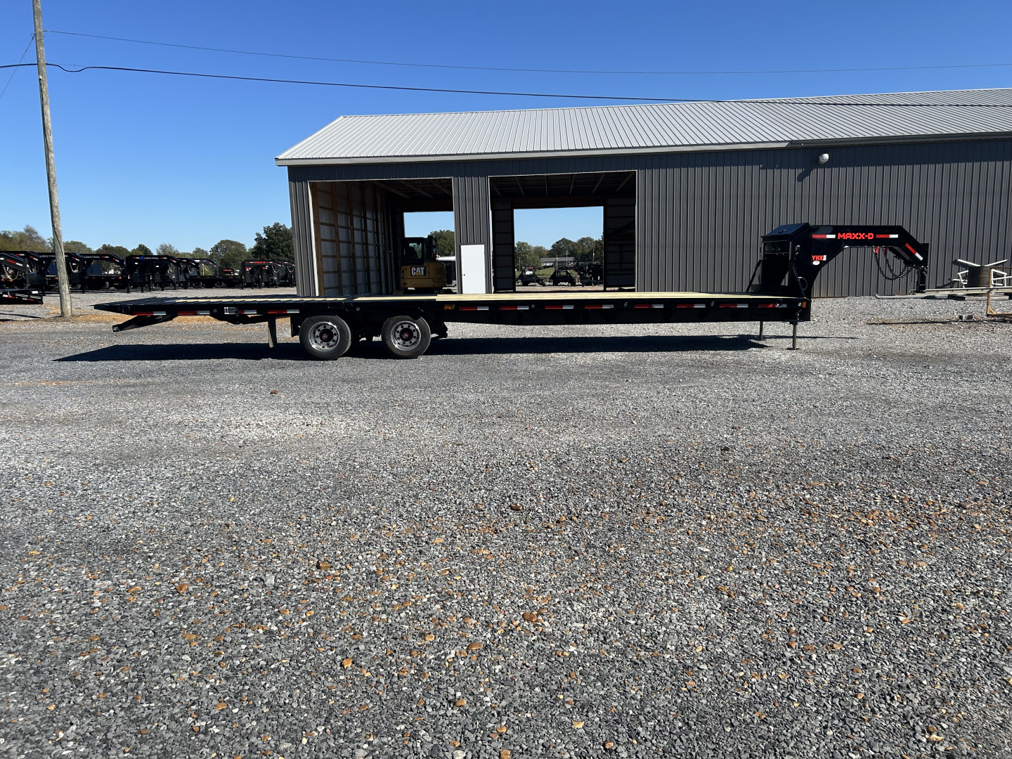 New 2026 MAXXD Hydraulic Dovetail Gooseneck Trailer | 102" x 36' | 40K GVWR