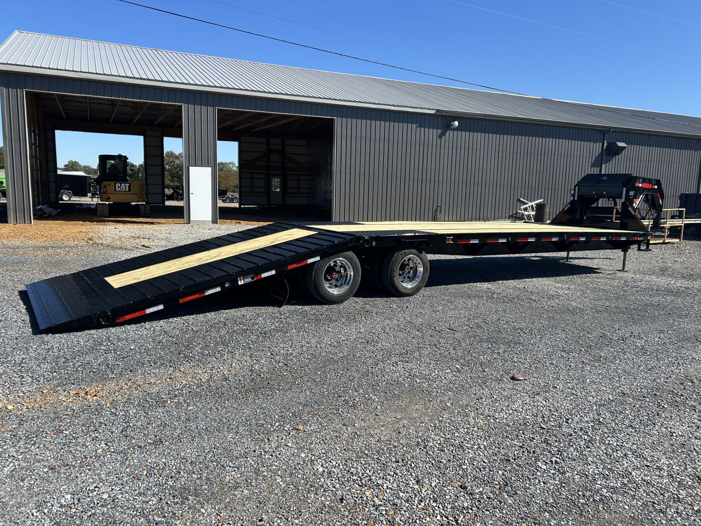New 2026 MAXXD Hydraulic Dovetail Gooseneck Trailer | 102" x 36' | 40K GVWR