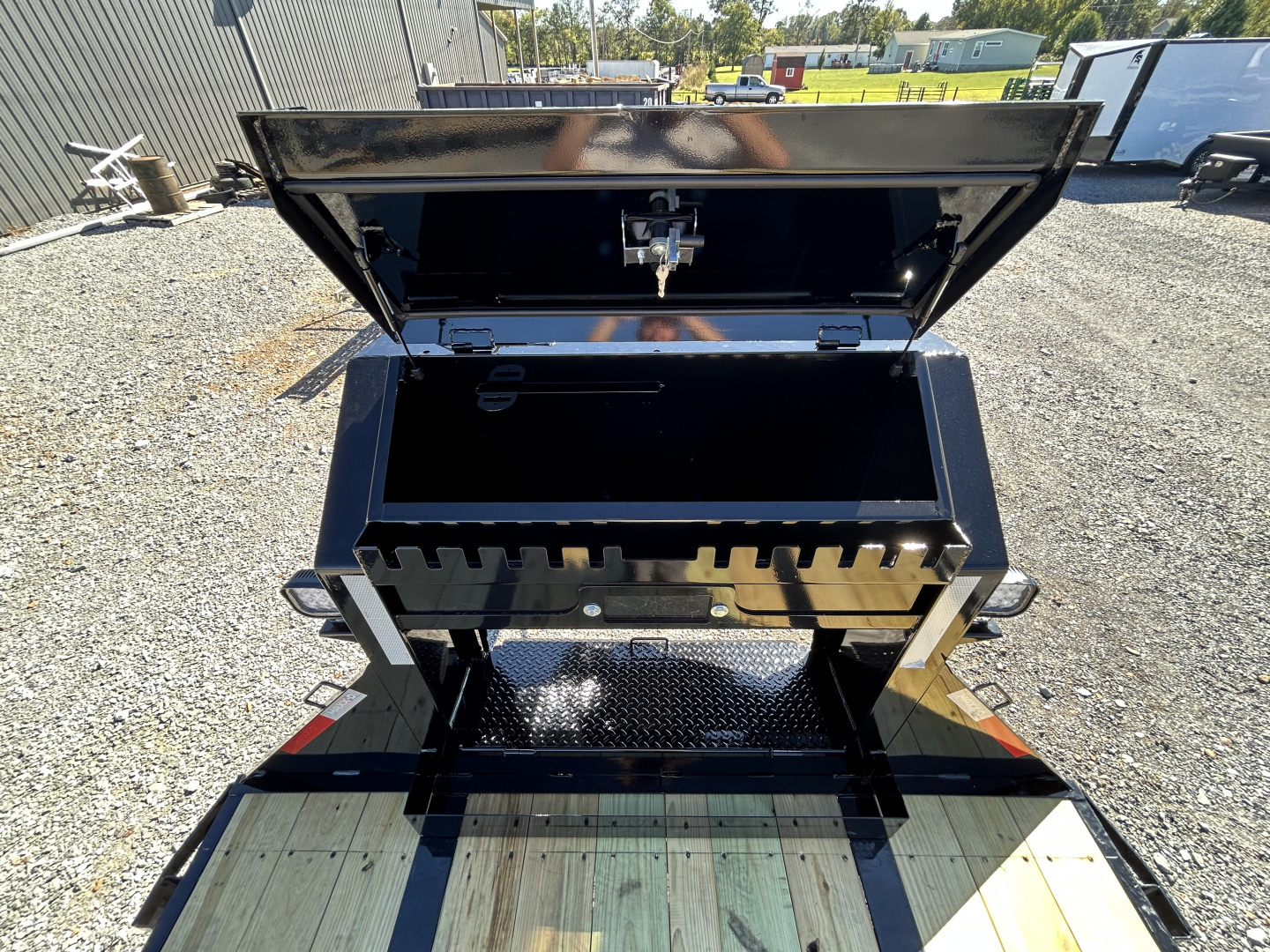 New 2026 MAXXD Hydraulic Dovetail Gooseneck Trailer | 102" x 36' | 40K GVWR