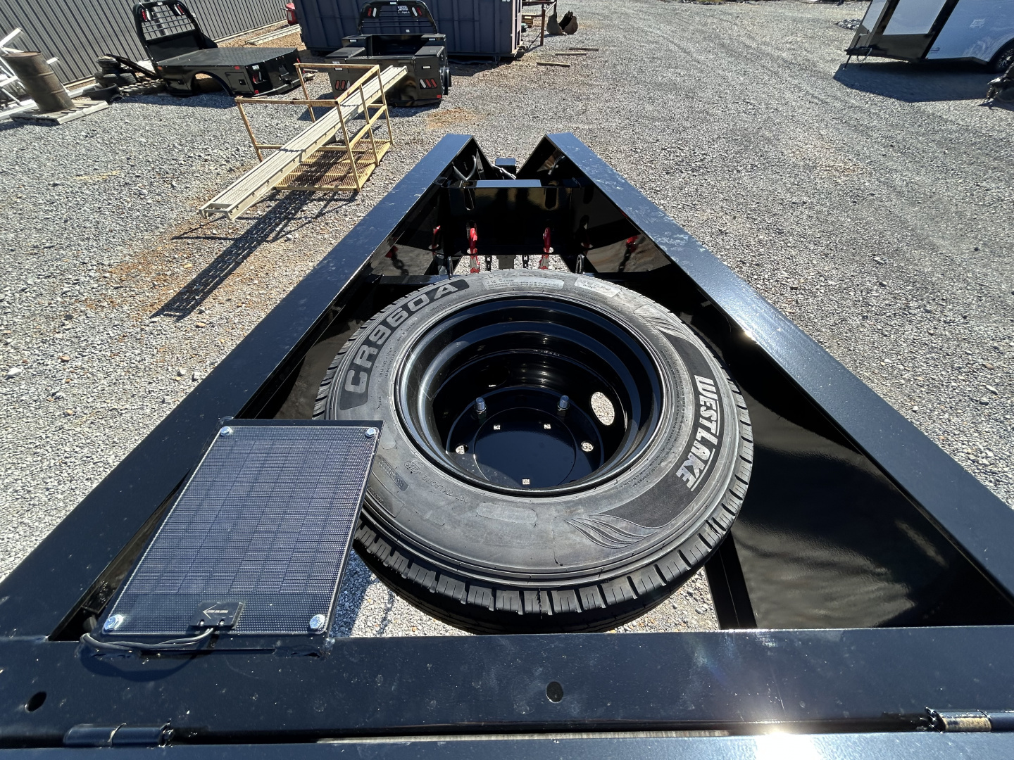 New 2026 MAXXD Hydraulic Dovetail Gooseneck Trailer | 102" x 36' | 40K GVWR