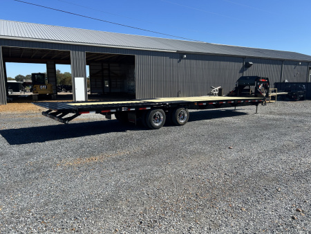 New 2026 MAXXD Hydraulic Dovetail Gooseneck Trailer | 102" x 36' | 40K GVWR