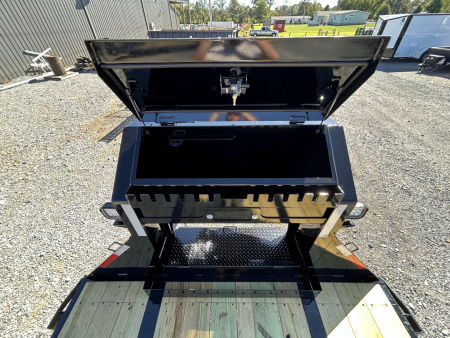New 2026 MAXXD Hydraulic Dovetail Gooseneck Trailer | 102" x 36' | 40K GVWR