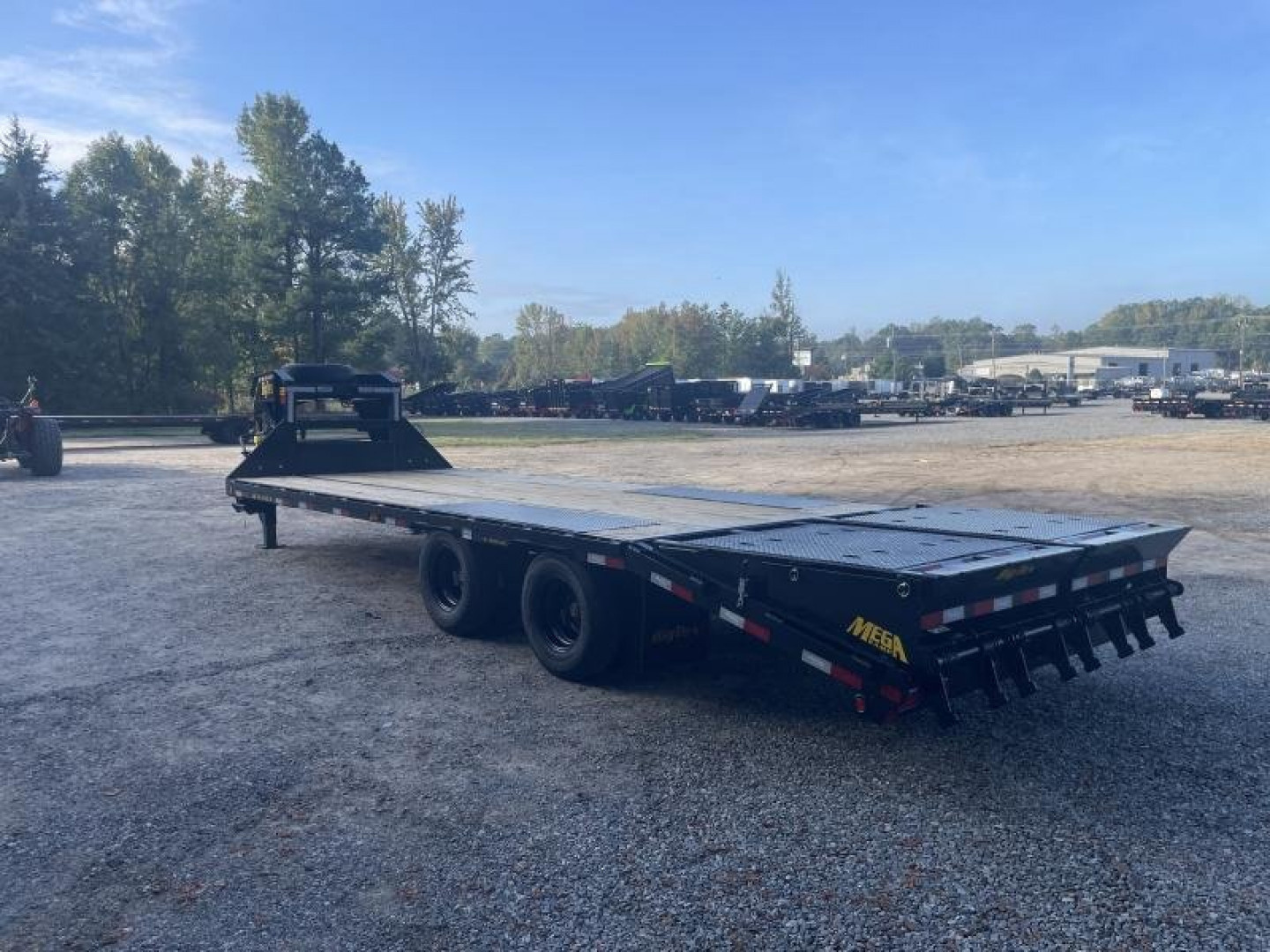 New 2026 Big Tex 20+5 22GN Gooseneck w/ Mega Ramps 23900 GVWR