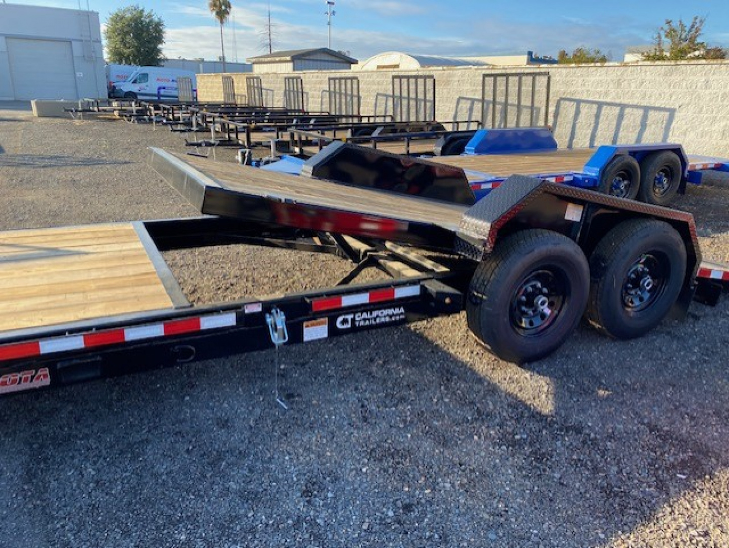 New 83x22 Tandem Axle 15.4K Tilt Trailer