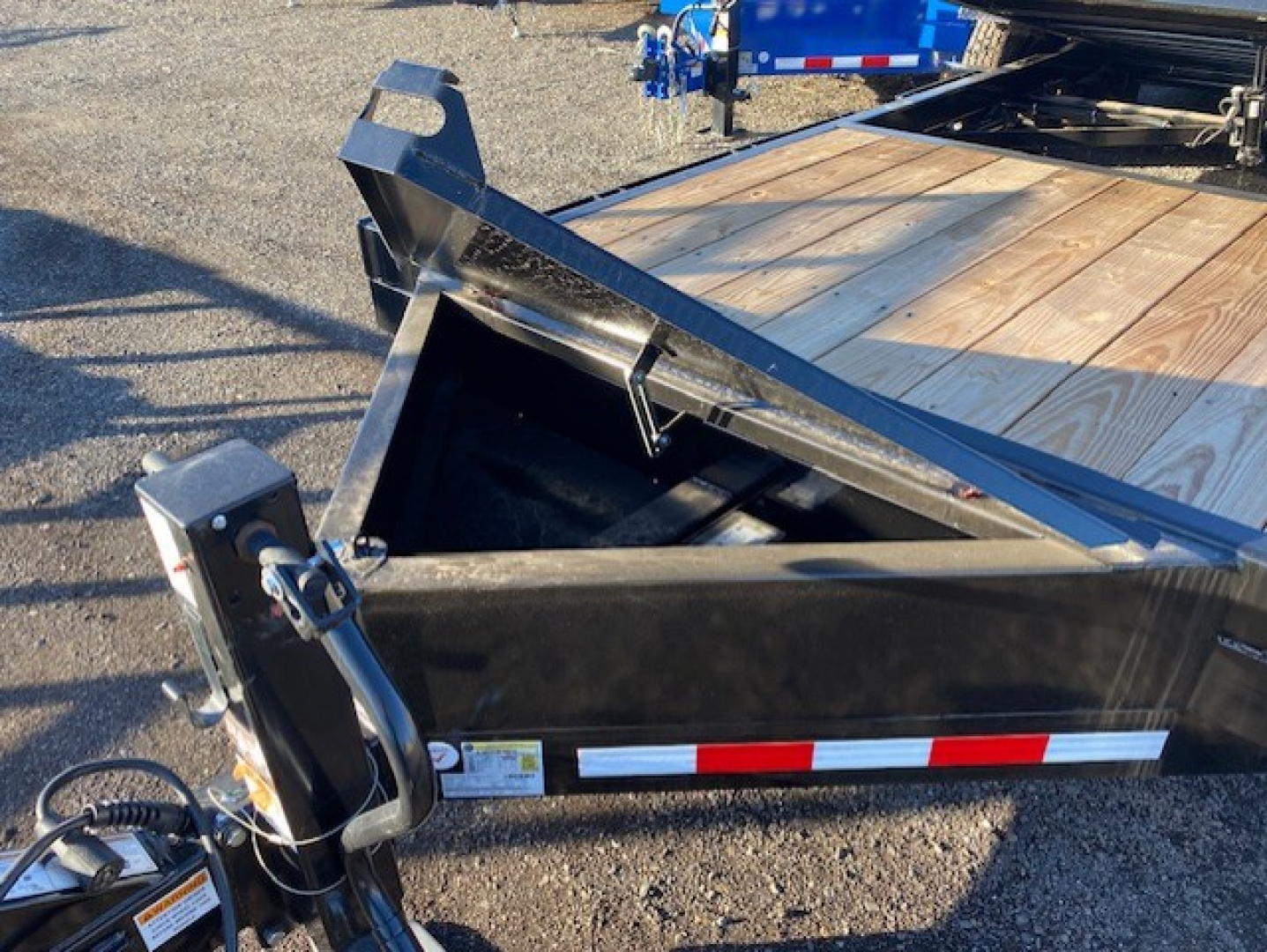 New 83x22 Tandem Axle 15.4K Tilt Trailer