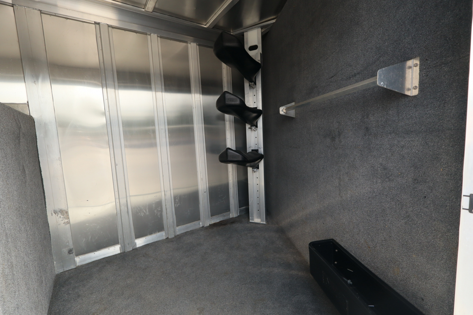 Used 2004 Featherlite Trailers 3 Horse GN Horse Trailer