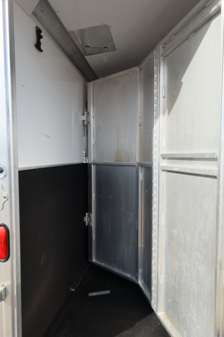 Used 2004 Featherlite Trailers 3 Horse GN Horse Trailer