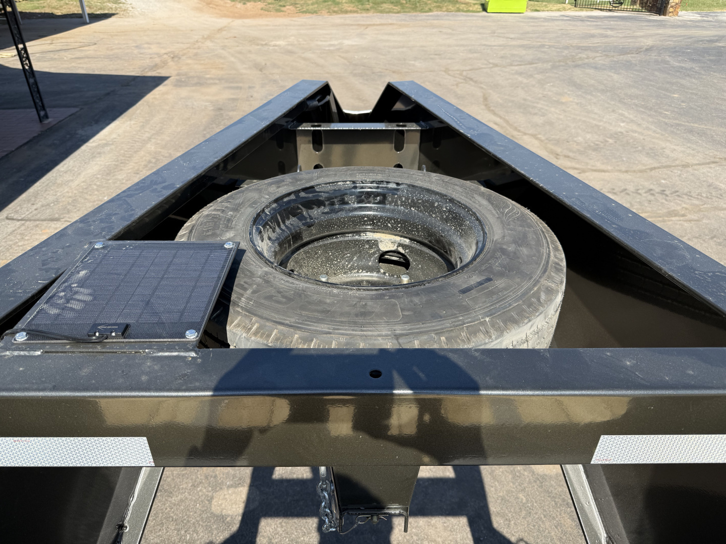 New 2026 102”x40’ MAXX-D GN Hydraulic Dovetail w/ Duals – YDX