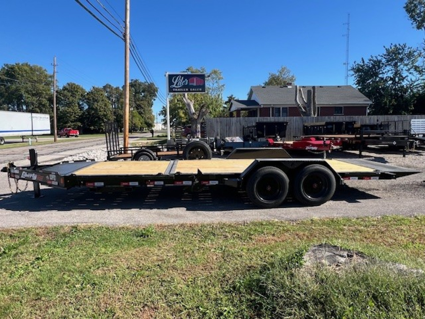 New 2026 Liberty 83x22 (16+6) Split Deck Power Tilt