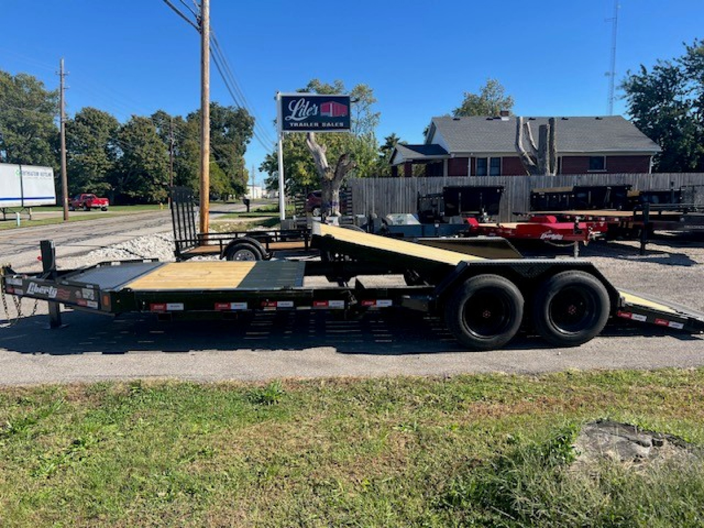 New 2026 Liberty 83x22 (16+6) Split Deck Power Tilt