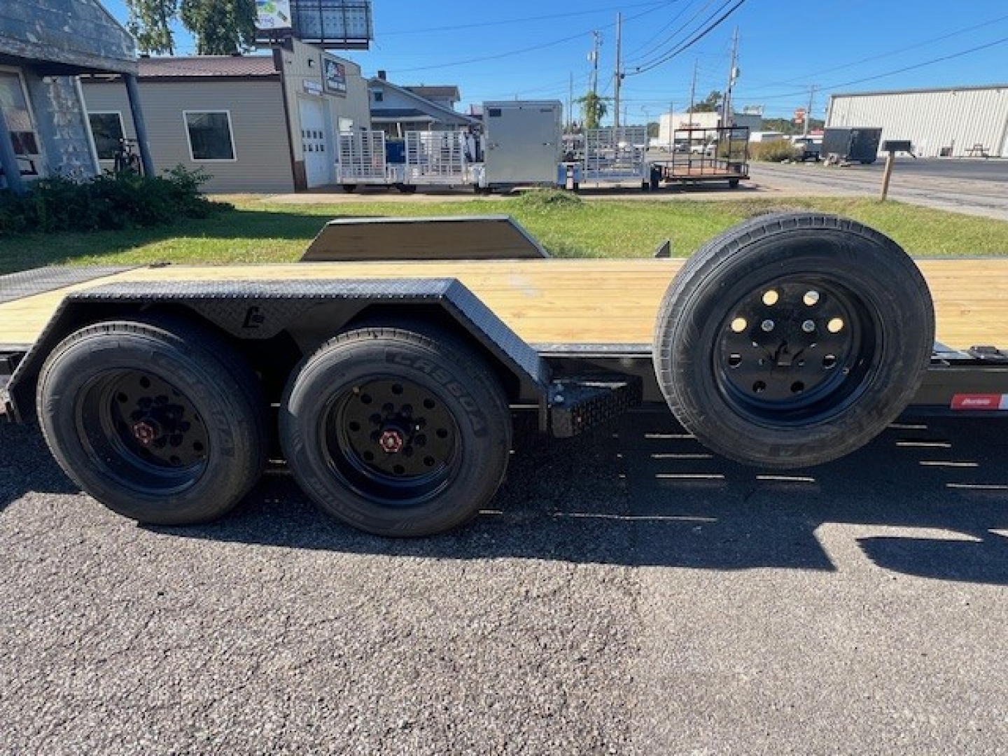 New 2026 Liberty 83x22 (16+6) Split Deck Power Tilt