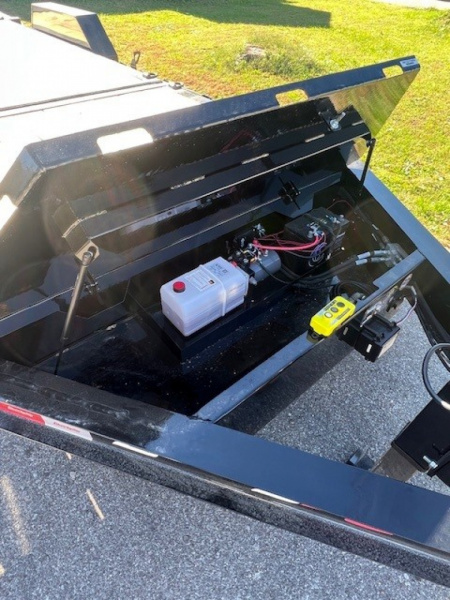 New 2026 Liberty 83x22 (16+6) Split Deck Power Tilt